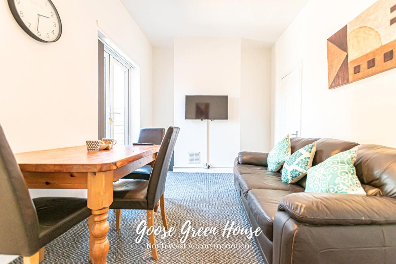 Modern 3Br House In Ince Ideal For Contractors & Long Stays Γουίγκαν Εξωτερικό φωτογραφία