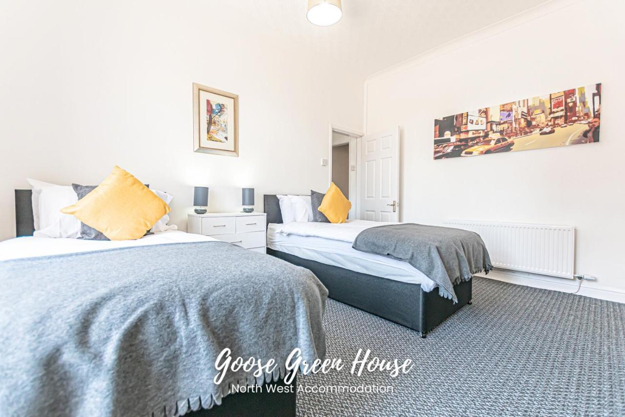 Modern 3Br House In Ince Ideal For Contractors & Long Stays Γουίγκαν Εξωτερικό φωτογραφία