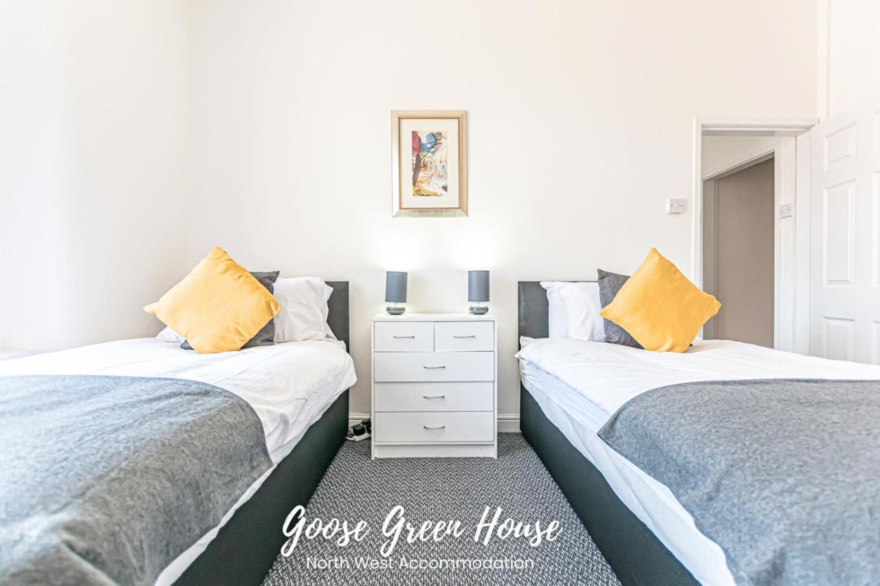 Modern 3Br House In Ince Ideal For Contractors & Long Stays Γουίγκαν Εξωτερικό φωτογραφία