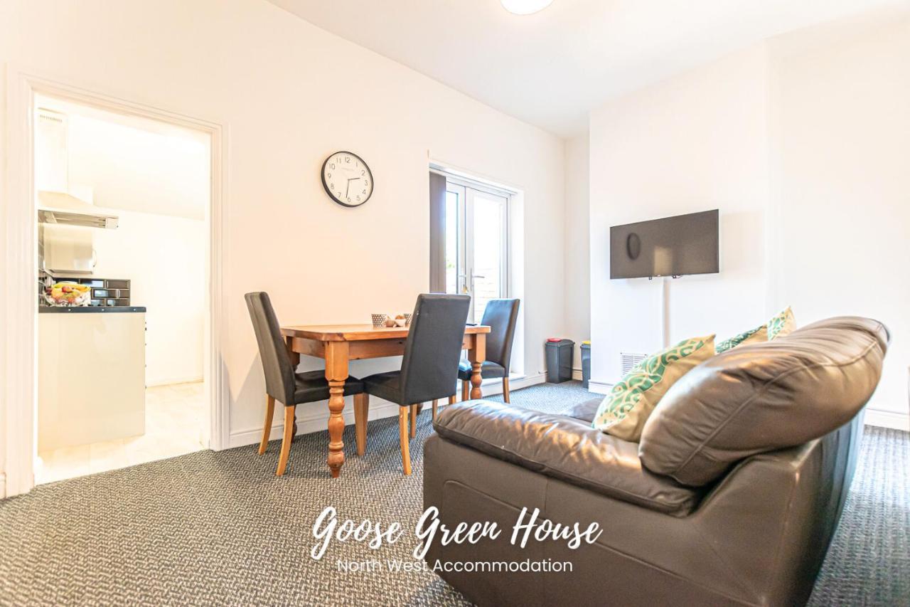 Modern 3Br House In Ince Ideal For Contractors & Long Stays Γουίγκαν Εξωτερικό φωτογραφία