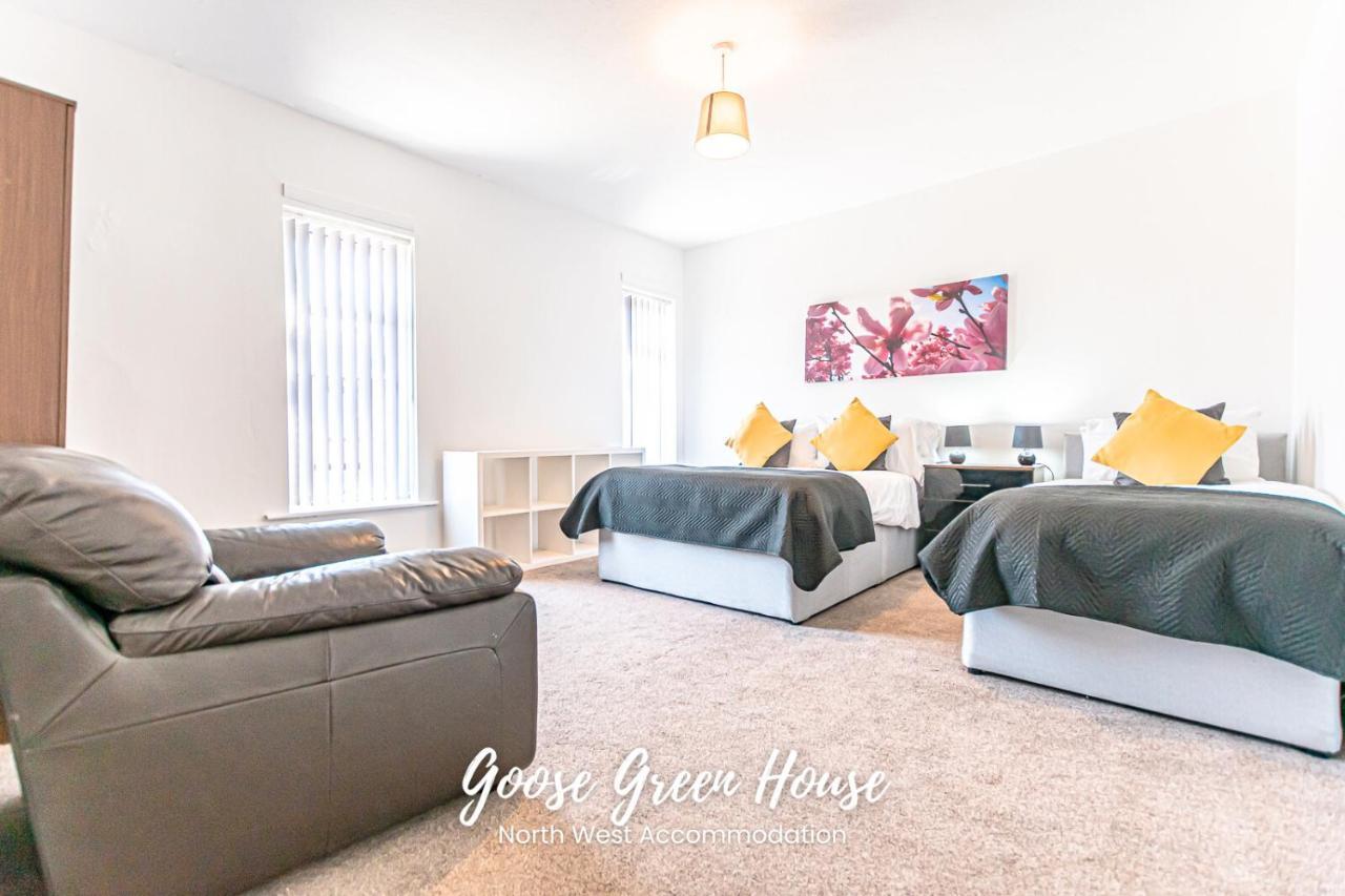 Modern 3Br House In Ince Ideal For Contractors & Long Stays Γουίγκαν Εξωτερικό φωτογραφία