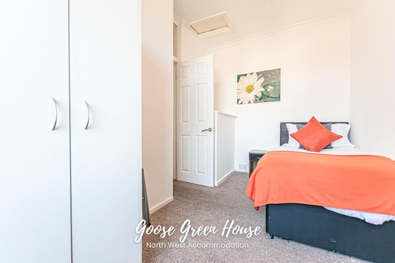 Modern 3Br House In Ince Ideal For Contractors & Long Stays Γουίγκαν Εξωτερικό φωτογραφία