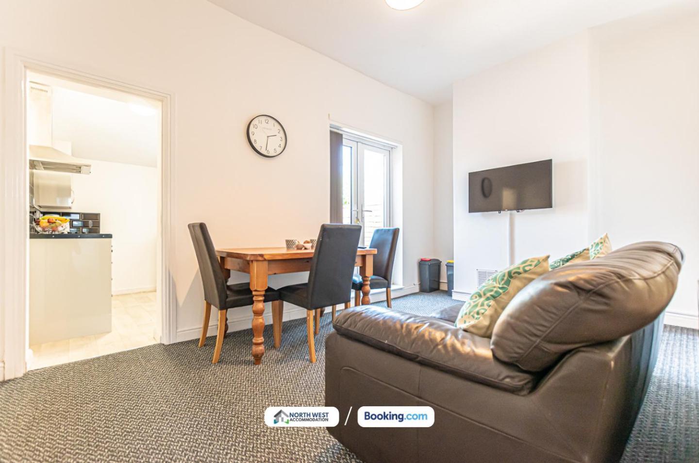 Modern 3Br House In Ince Ideal For Contractors & Long Stays Γουίγκαν Εξωτερικό φωτογραφία