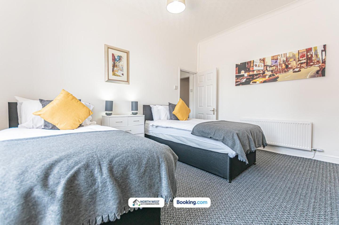 Modern 3Br House In Ince Ideal For Contractors & Long Stays Γουίγκαν Εξωτερικό φωτογραφία