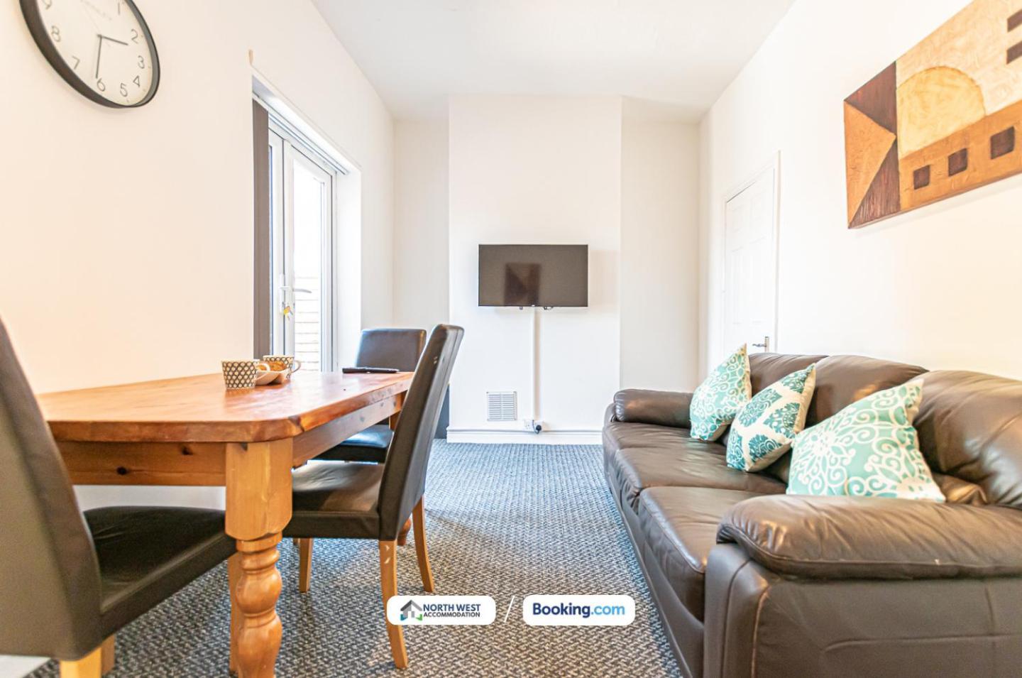 Modern 3Br House In Ince Ideal For Contractors & Long Stays Γουίγκαν Εξωτερικό φωτογραφία