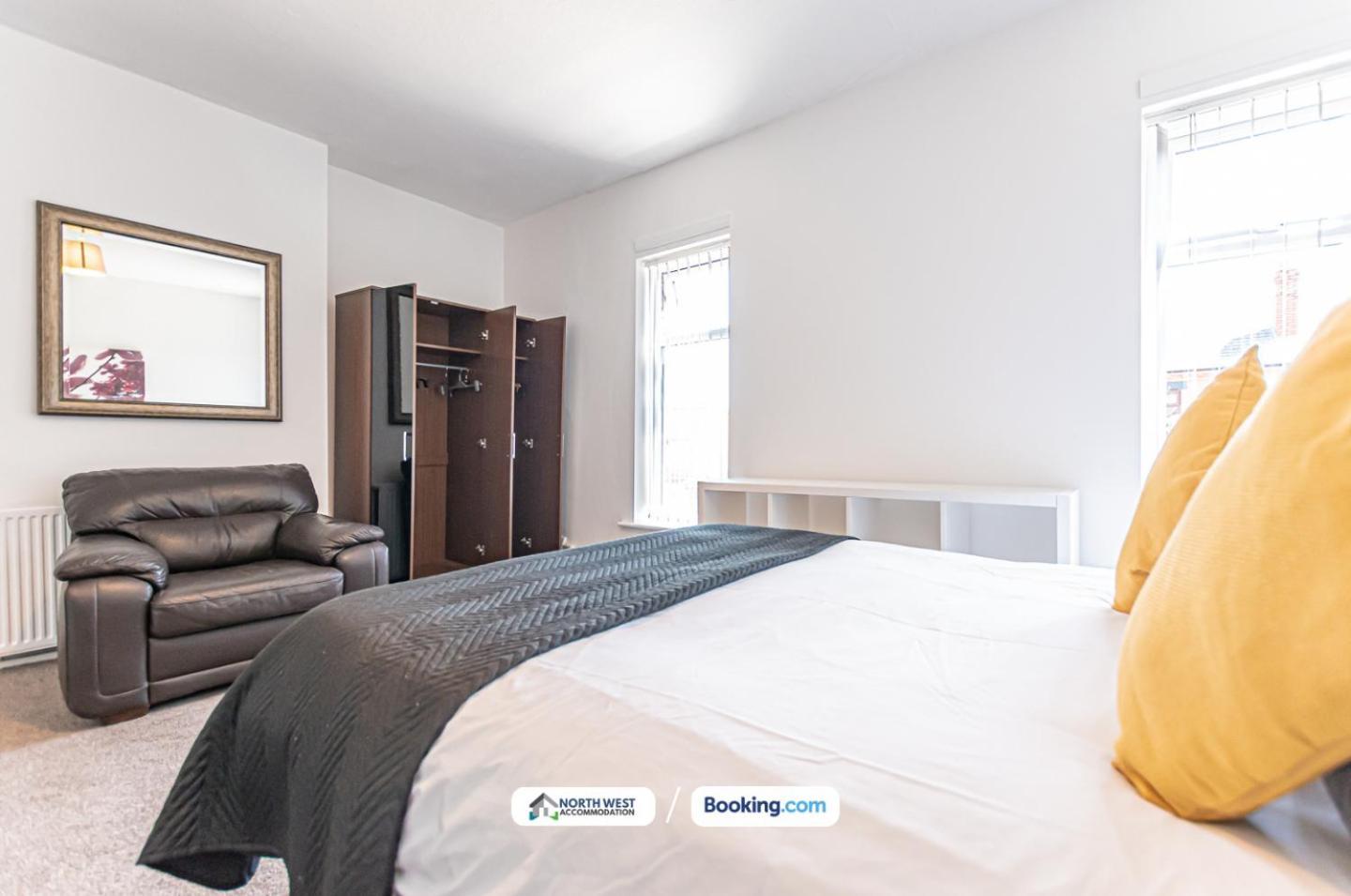 Modern 3Br House In Ince Ideal For Contractors & Long Stays Γουίγκαν Εξωτερικό φωτογραφία